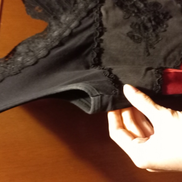 KOLLONTAI SIZE XS, BLACK & Red Tunic - Picture 16 of 16